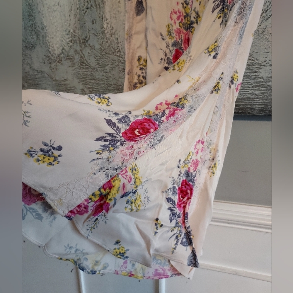 Anthropologie Pink and Cream Floral Lace Wide-Leg High Waist Satin Pants Sz-12 - Picture 9 of 13